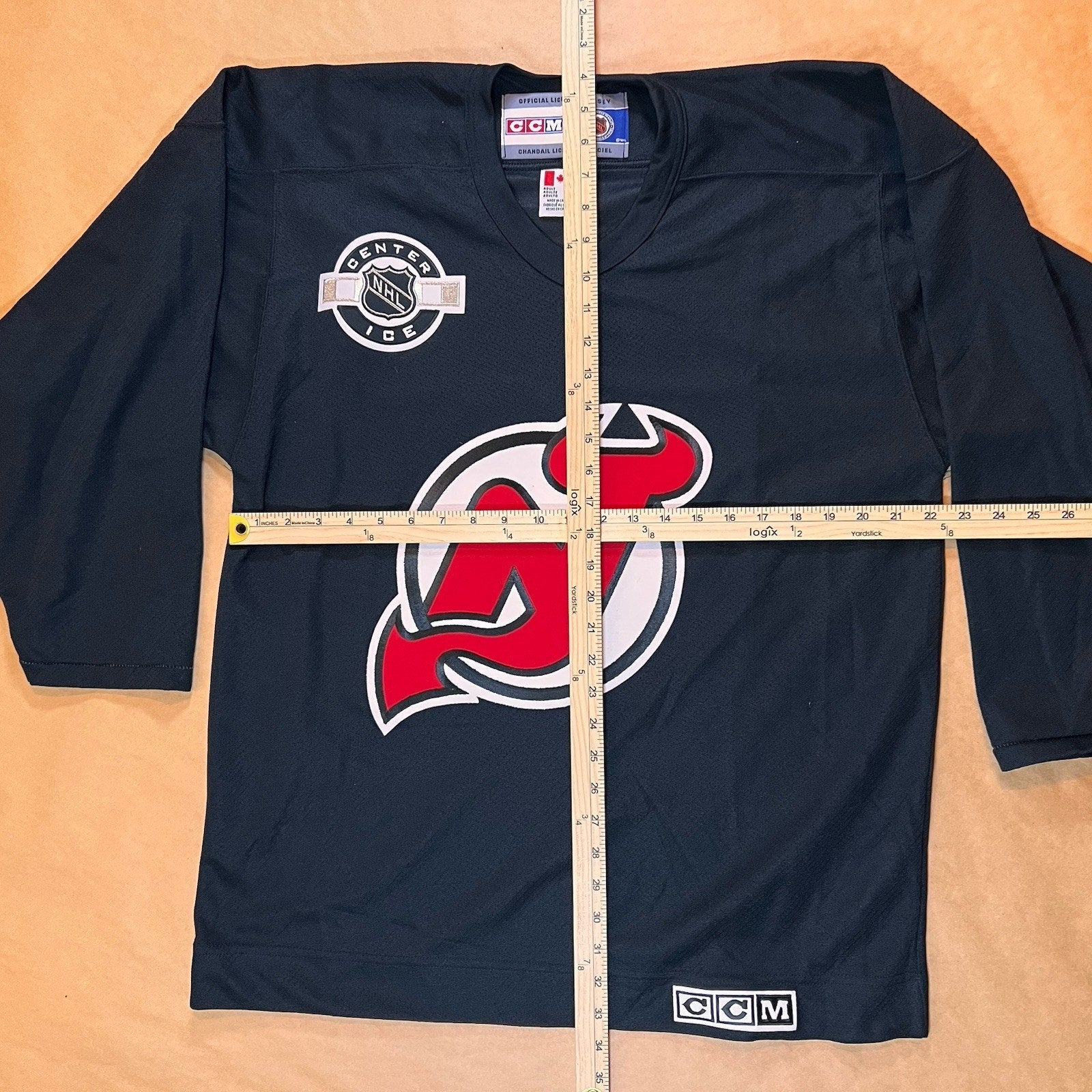 Vintage CCM New Jersey Devils Hockey Jersey Center Ice Black Adult Size Medium