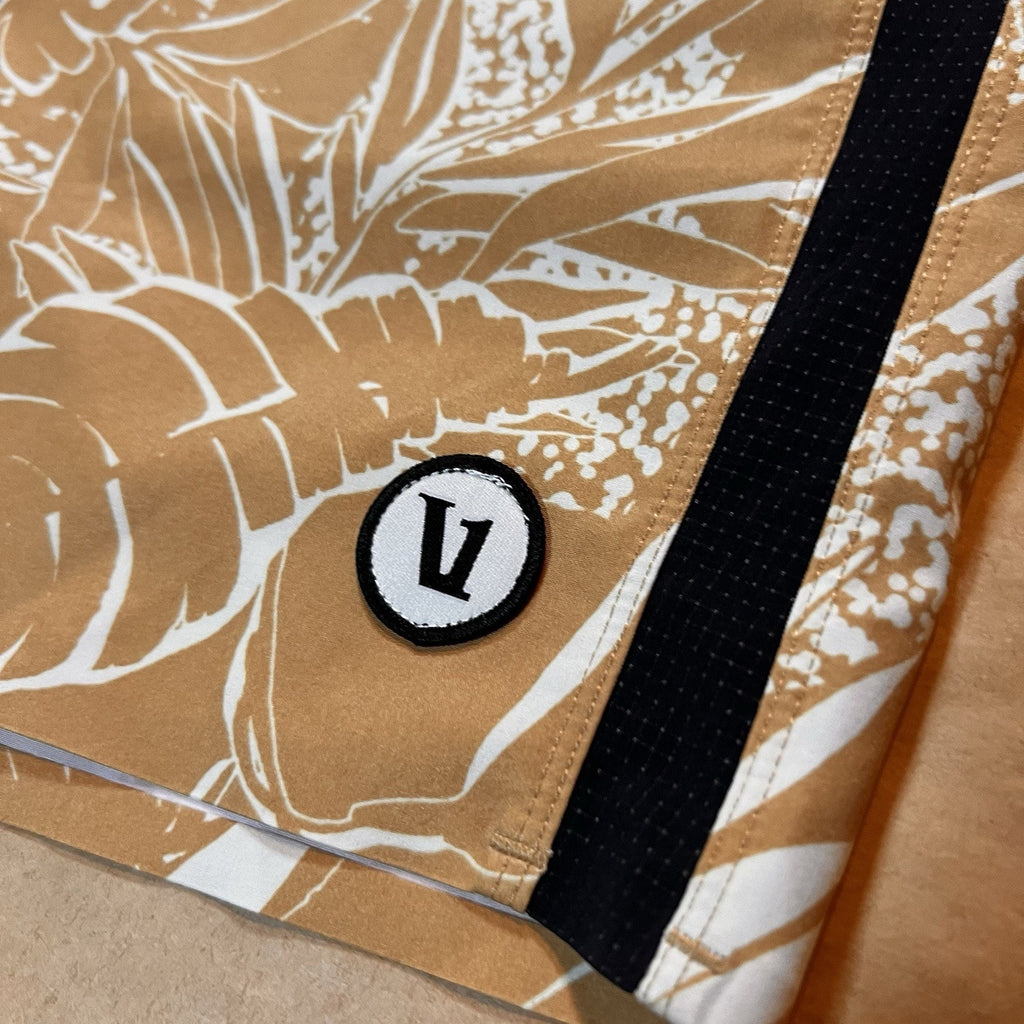 Vuori Cruise Board Shorts Mens 36 Yellow Floral Leaf Beach Boat Surf Swim Vacay