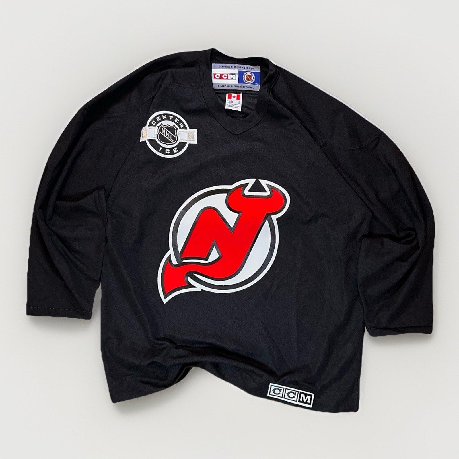 Vintage CCM New Jersey Devils Hockey Jersey Center Ice Black Adult Size Medium